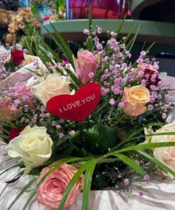 Alternative view of Valentijn Rozen Boeket