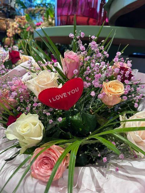 Valentijn Rozen Boeket - Afbeelding 2